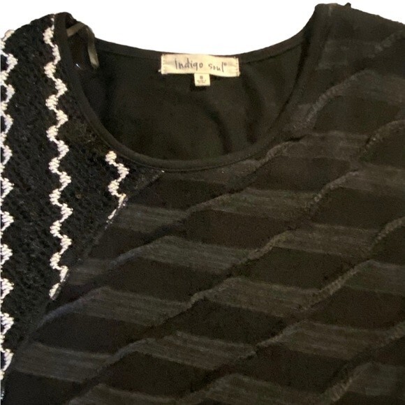 Indigo Soul crochet sweater in 5 different patterns, mini dress size small - Picture 5 of 7